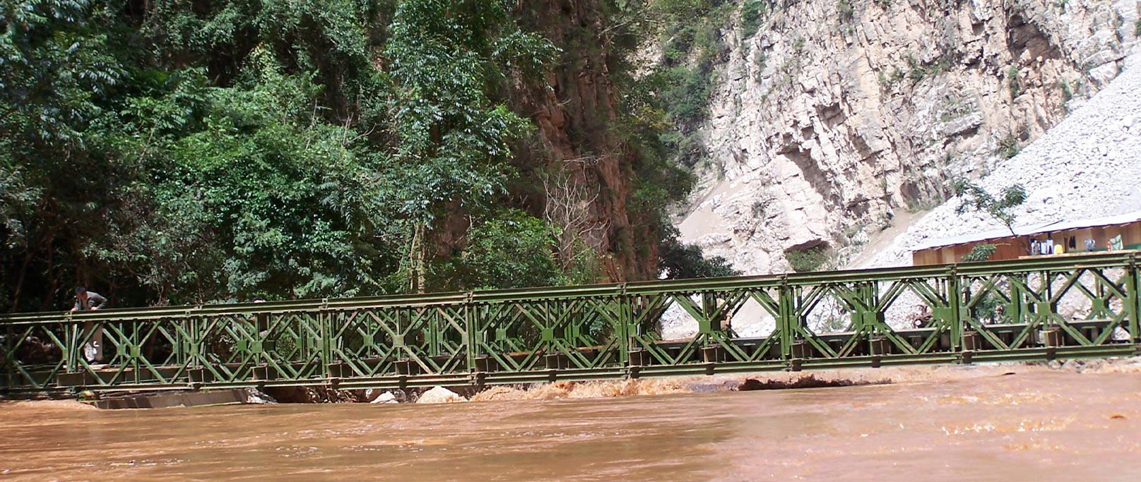 Oceľový most cez rieku Pudu v okrese Luquan, Yunnan